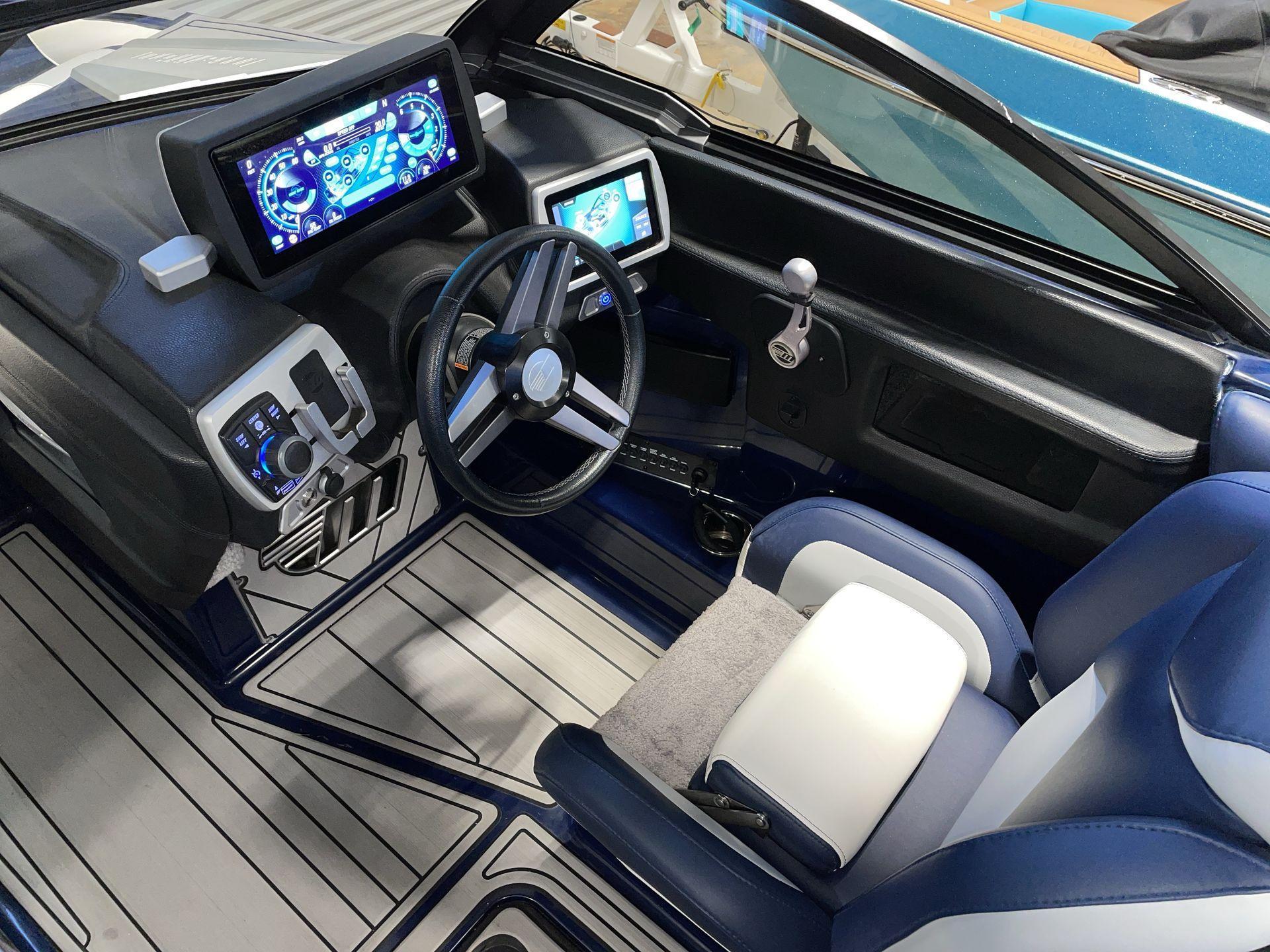 2019 Malibu 23LSV w/ Trailer