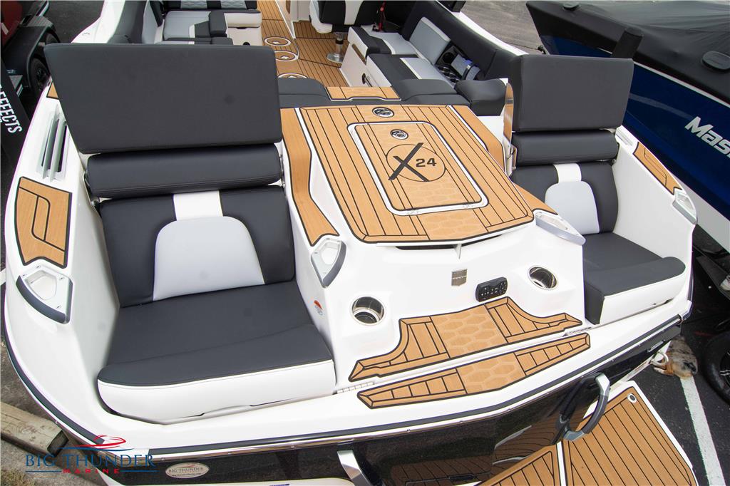 2023 MasterCraft X24