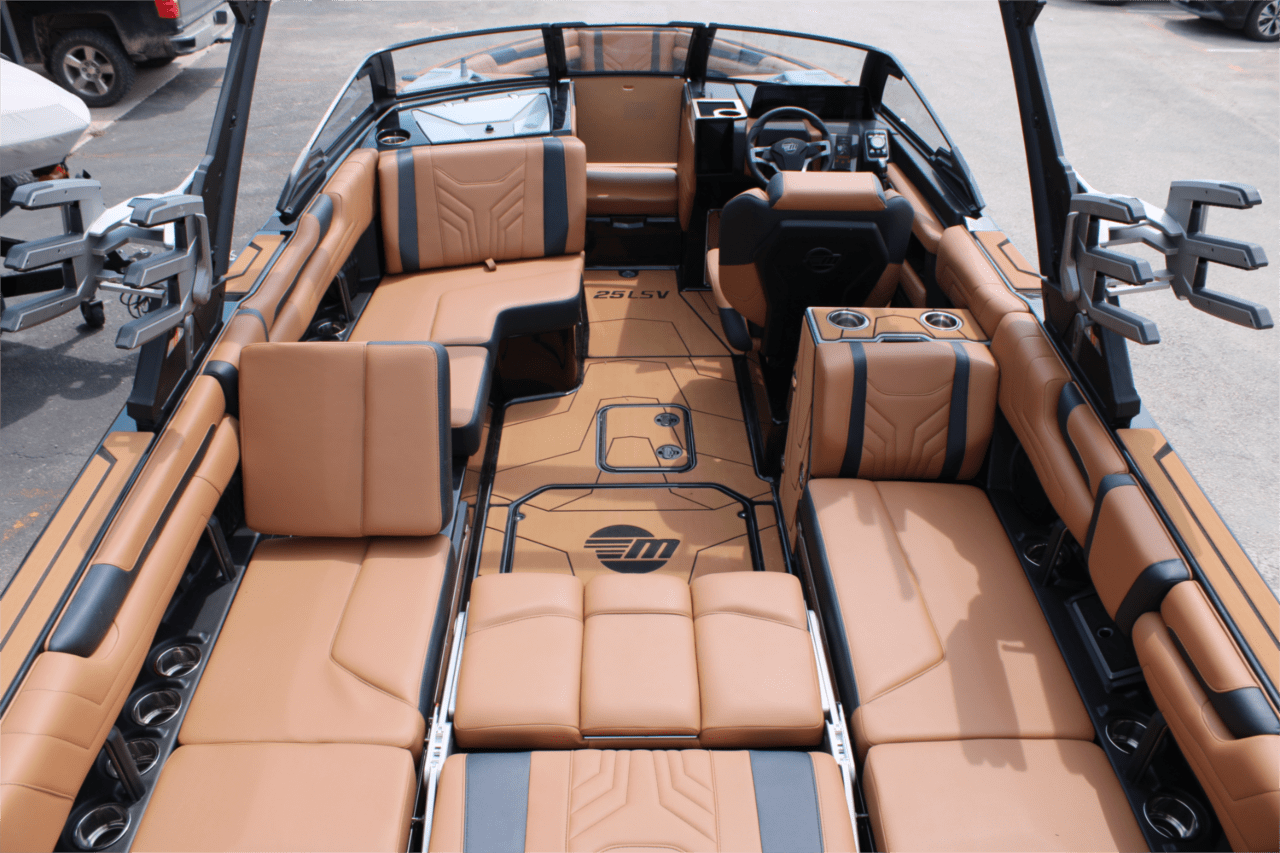 2025 Malibu 25 LSV