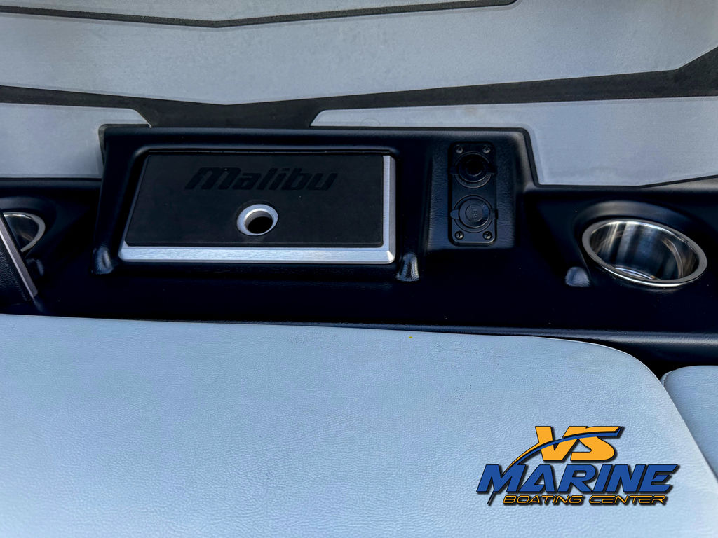 2023 Malibu Boats 22 LSV