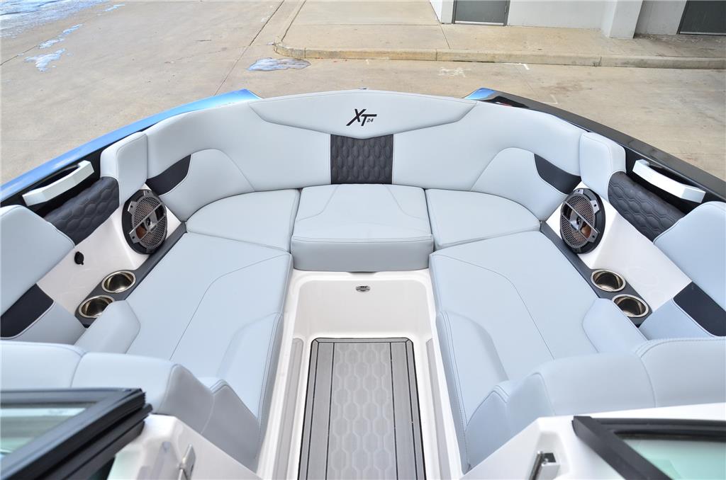 2022 MasterCraft XT24 -JUST 47 HOURS! Transferrable Warranty! LOADED!