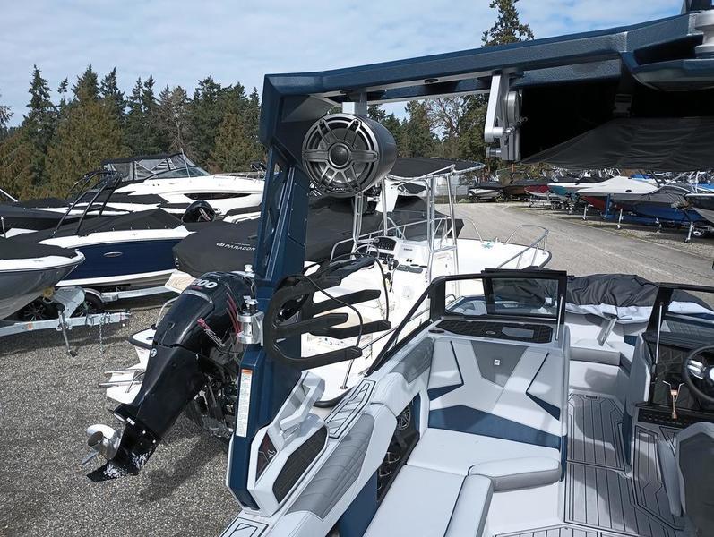 New 2024 Nautique S21