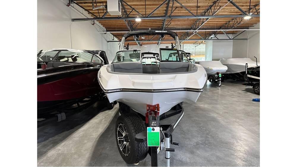 2023 MasterCraft NXT24