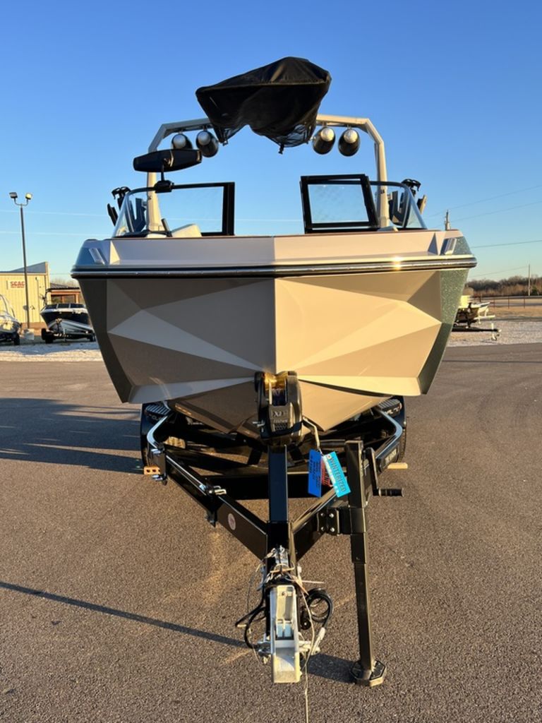 2022 Nautique G23