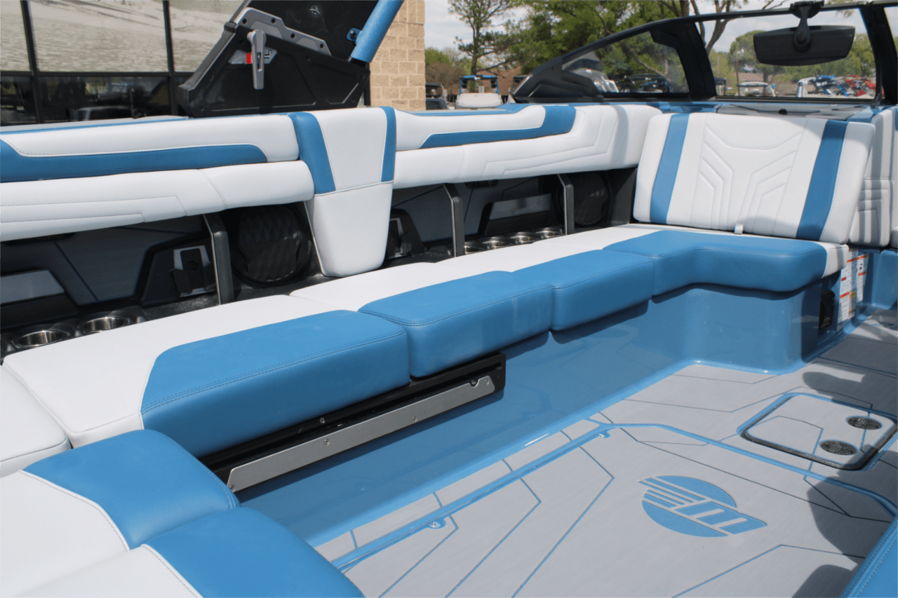 2025 Malibu 25 LSV