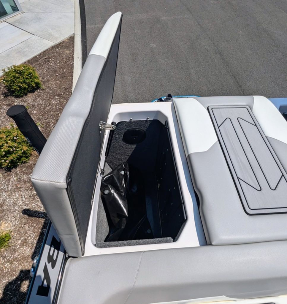 2020 moomba Max