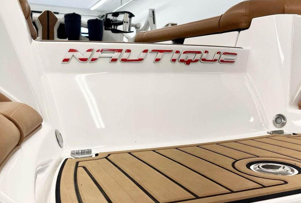 boat.Title