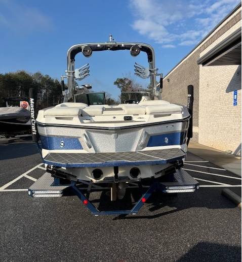 2018 MasterCraft XT22