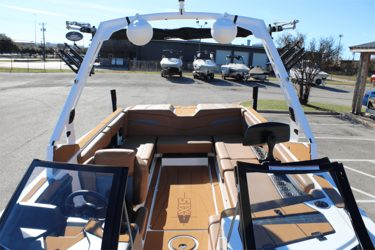 2025 Axis T250