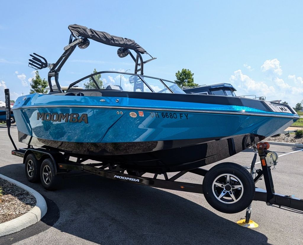 2020 moomba Max