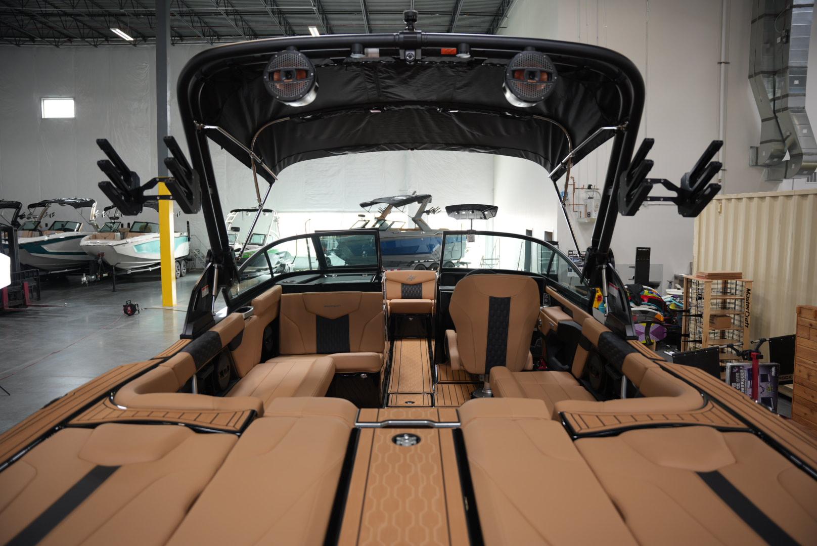 2025 MasterCraft XT22 – ALL NEW FEATURES!