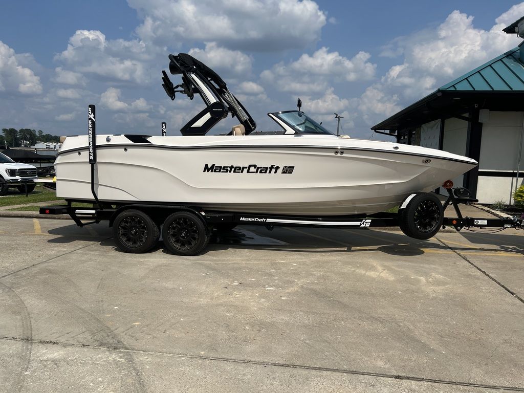 2023 MasterCraft XT23
