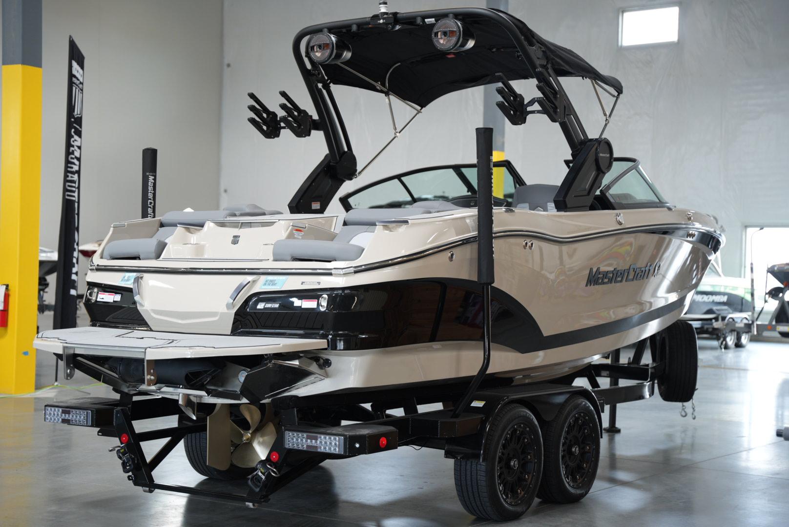 2025 MasterCraft X22 &#8211; NEW ARRIVAL &#8211; BRAND NEW COLOR!