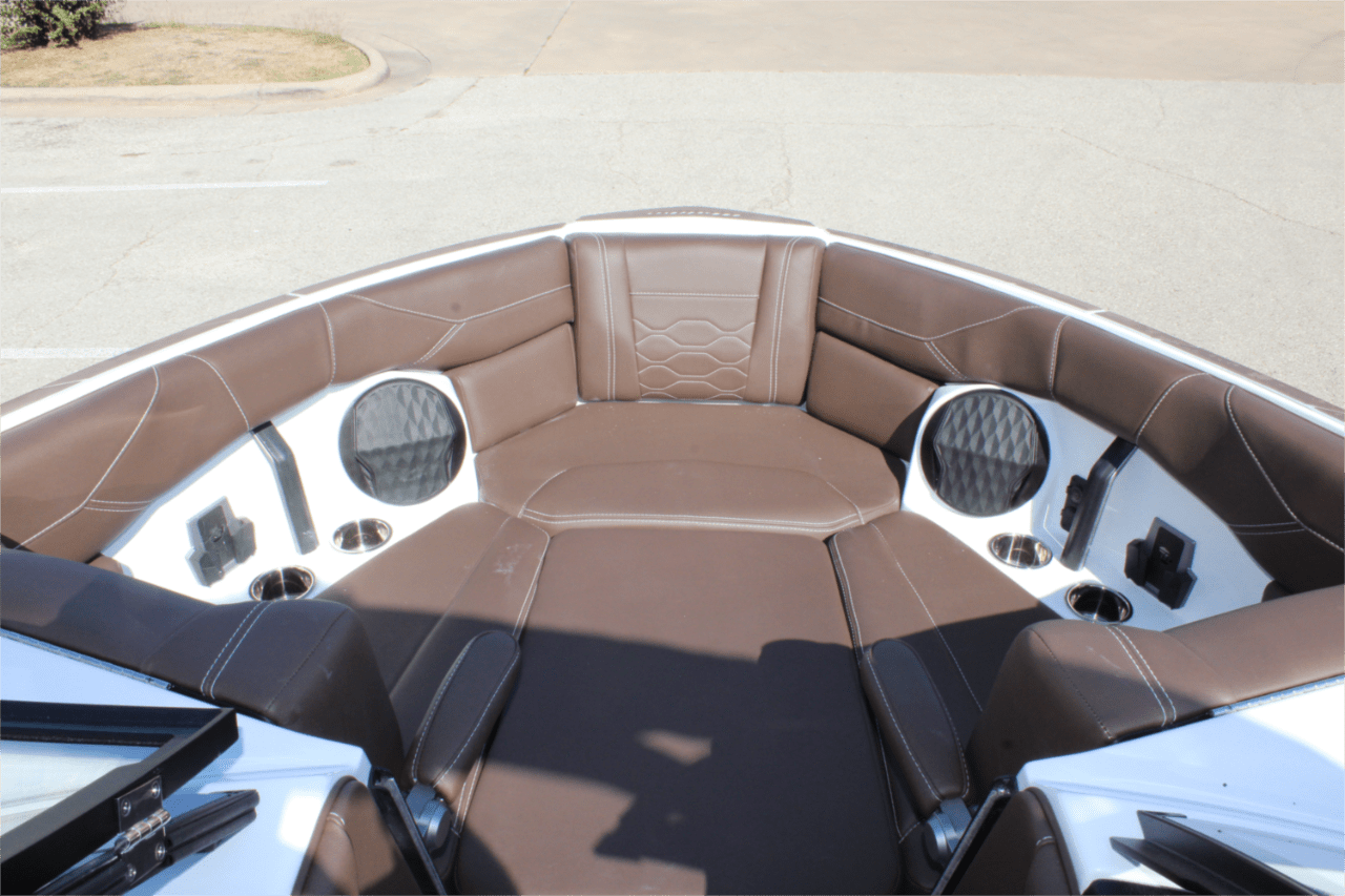 2025 Malibu 23 LSV