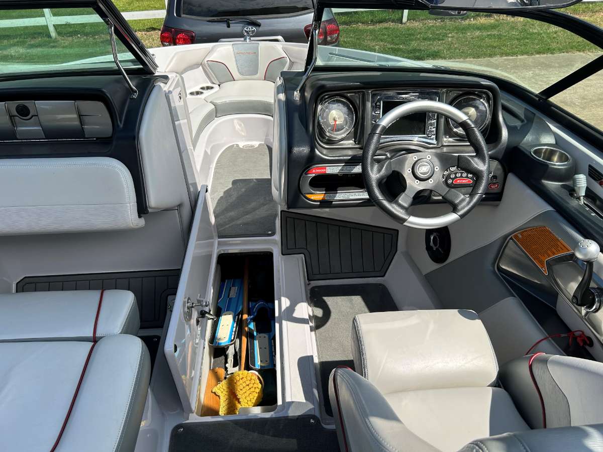 2011 Sport Nautique 226