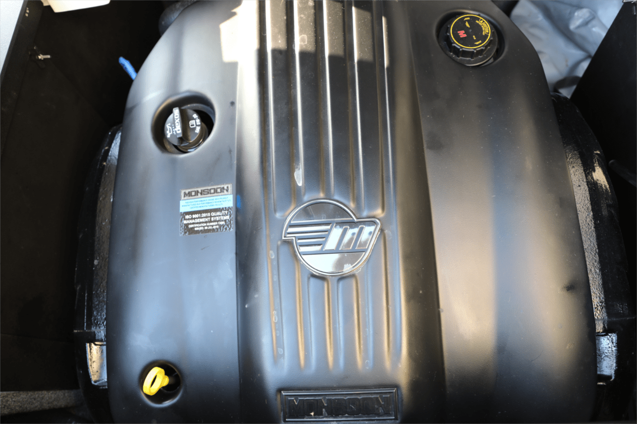 2021 Malibu 21 VLX Wakesetter M6di Motor – Just In! DEAL PENDING
