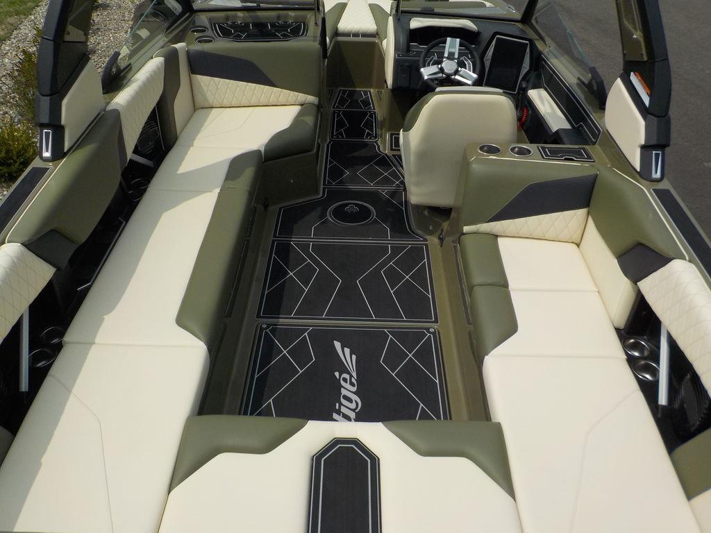 boat.Title