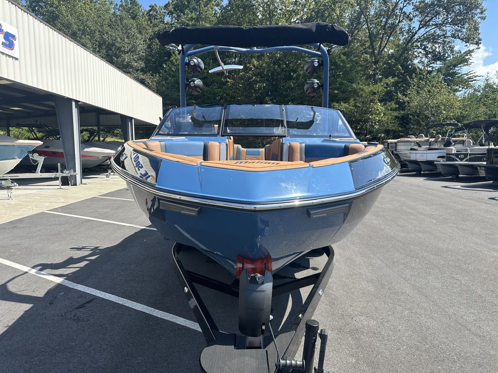 2024 Malibu Boats 23 LSV