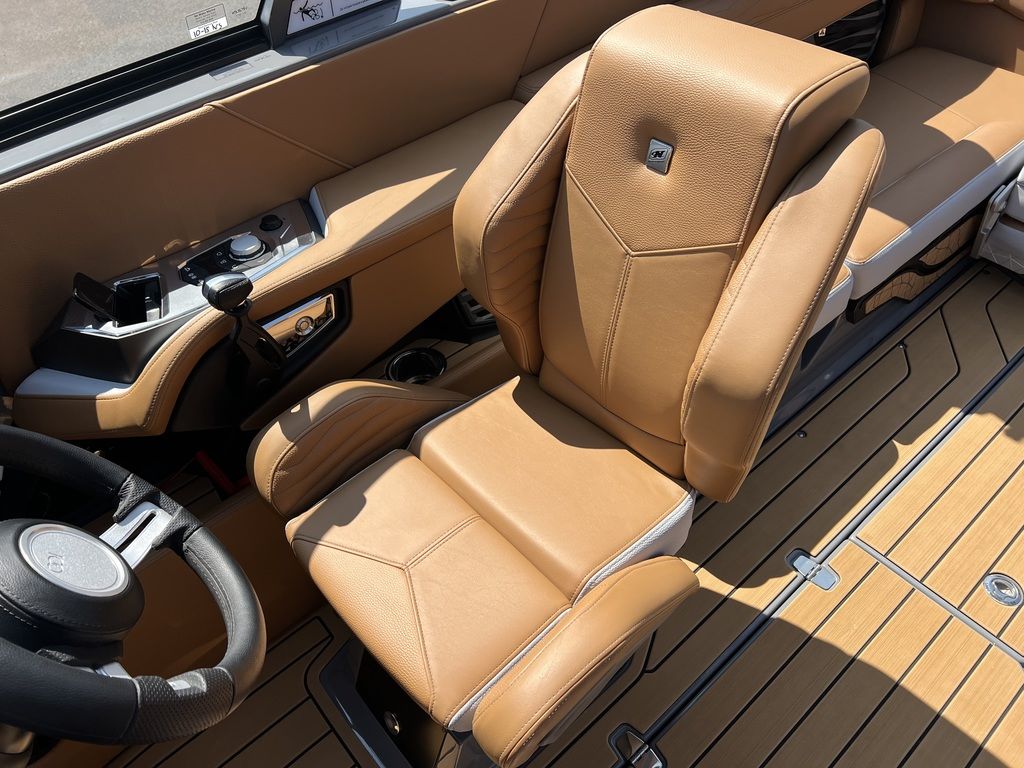 2025 Nautique G23