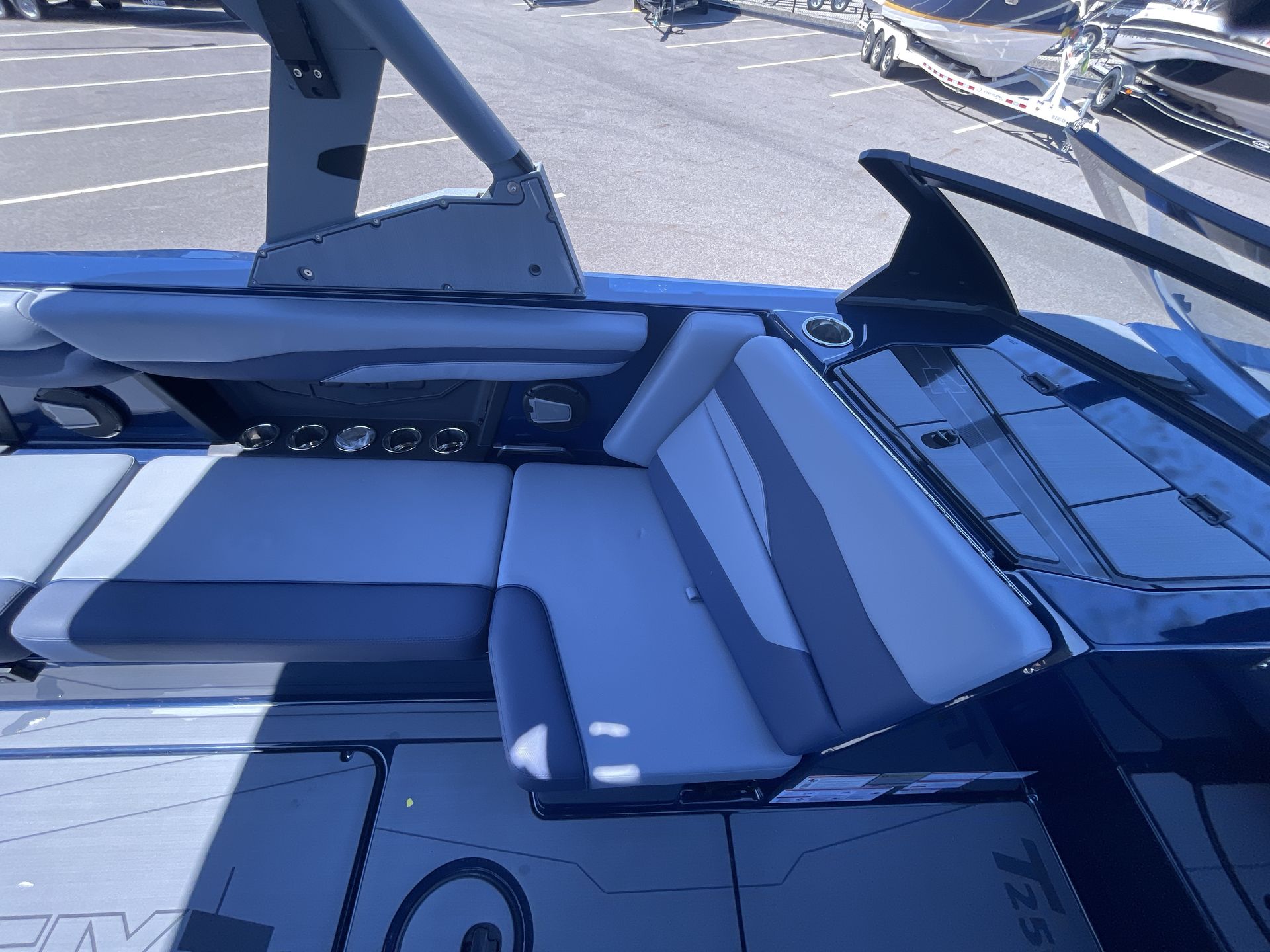 2024 Axis T250