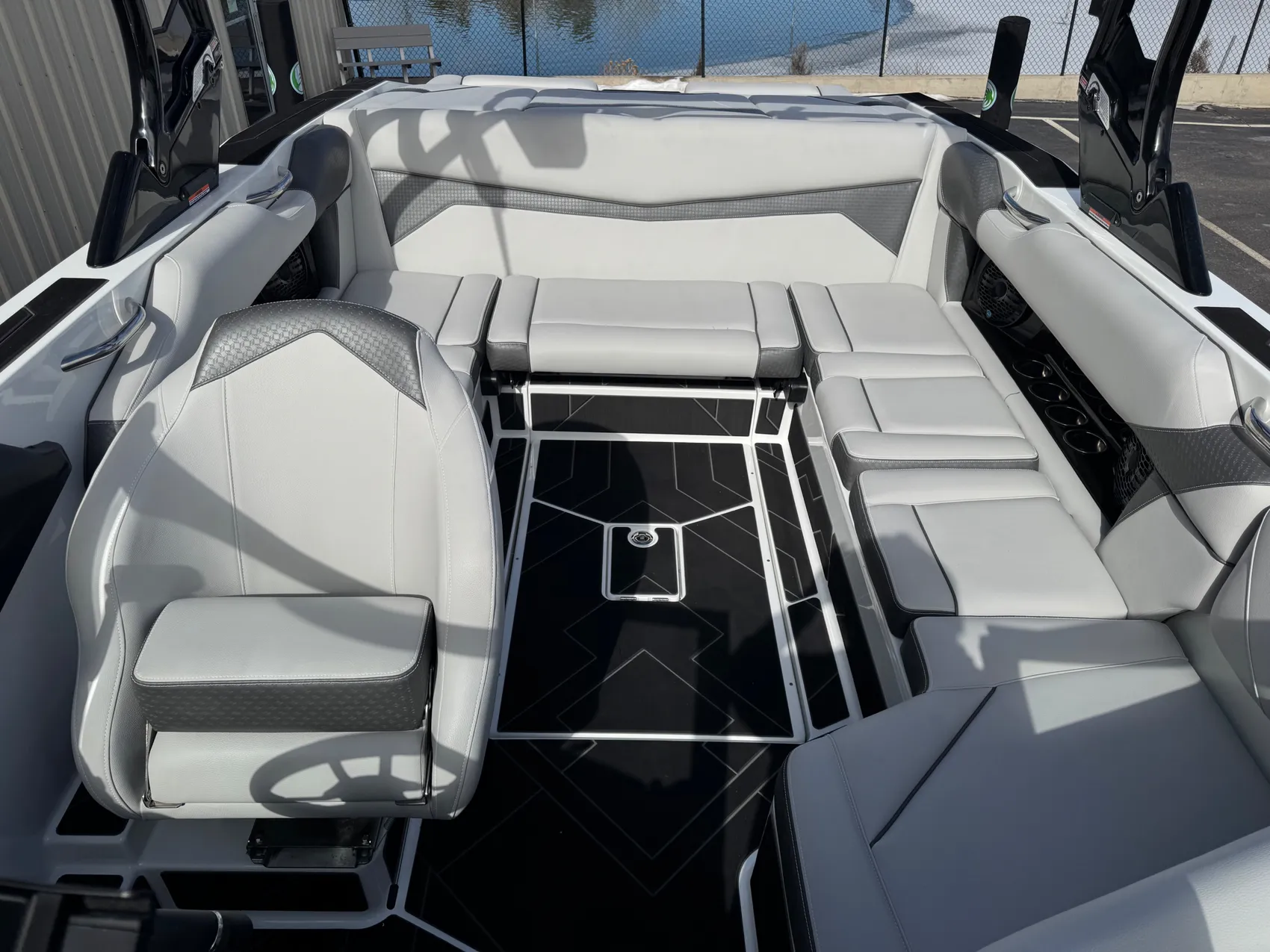 2025 Supreme S220