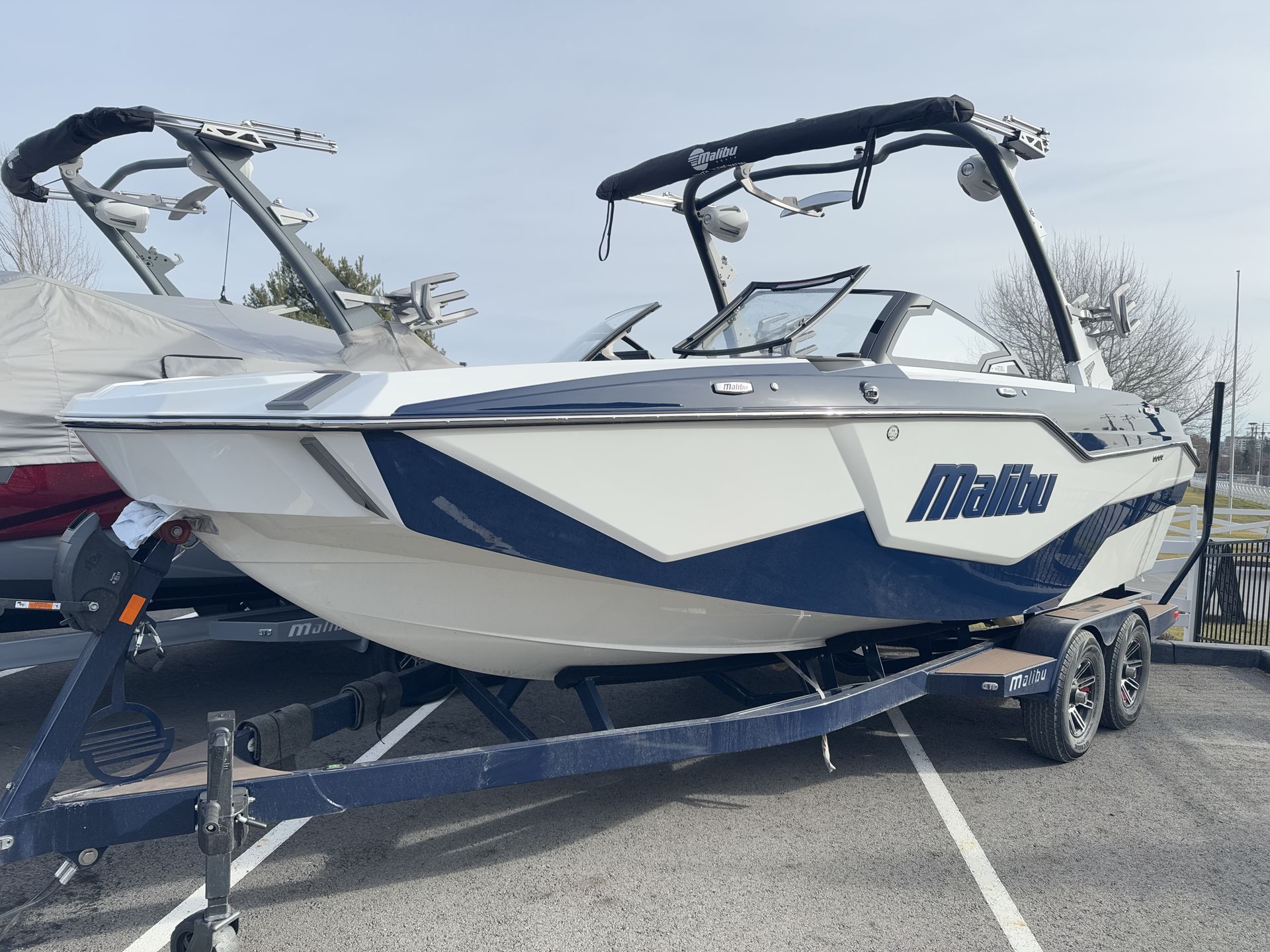 2025 Malibu M230