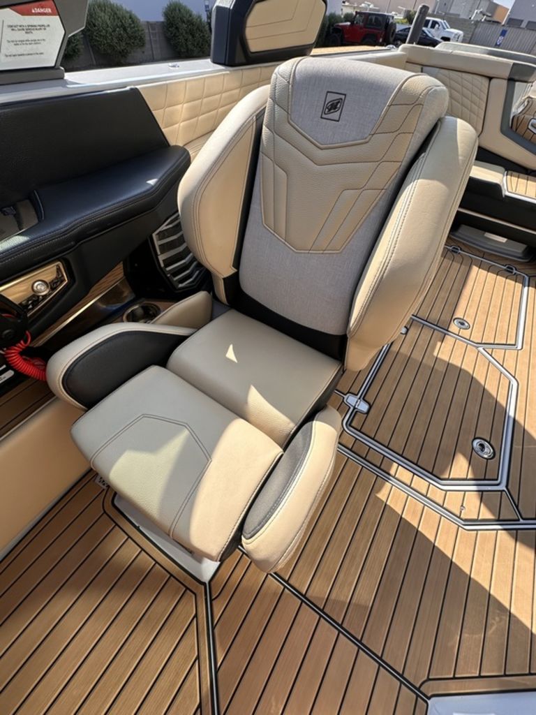 2022 Nautique G25
