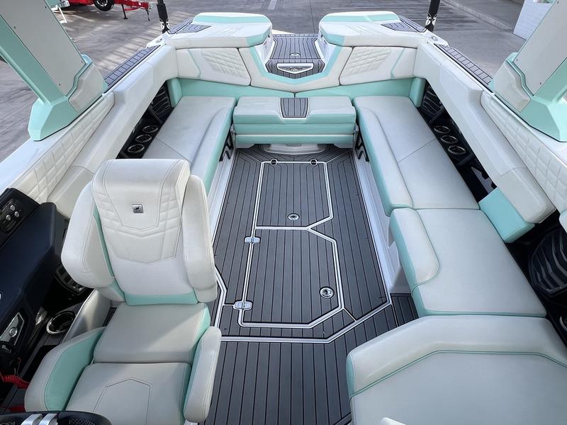 2023 Nautique G25