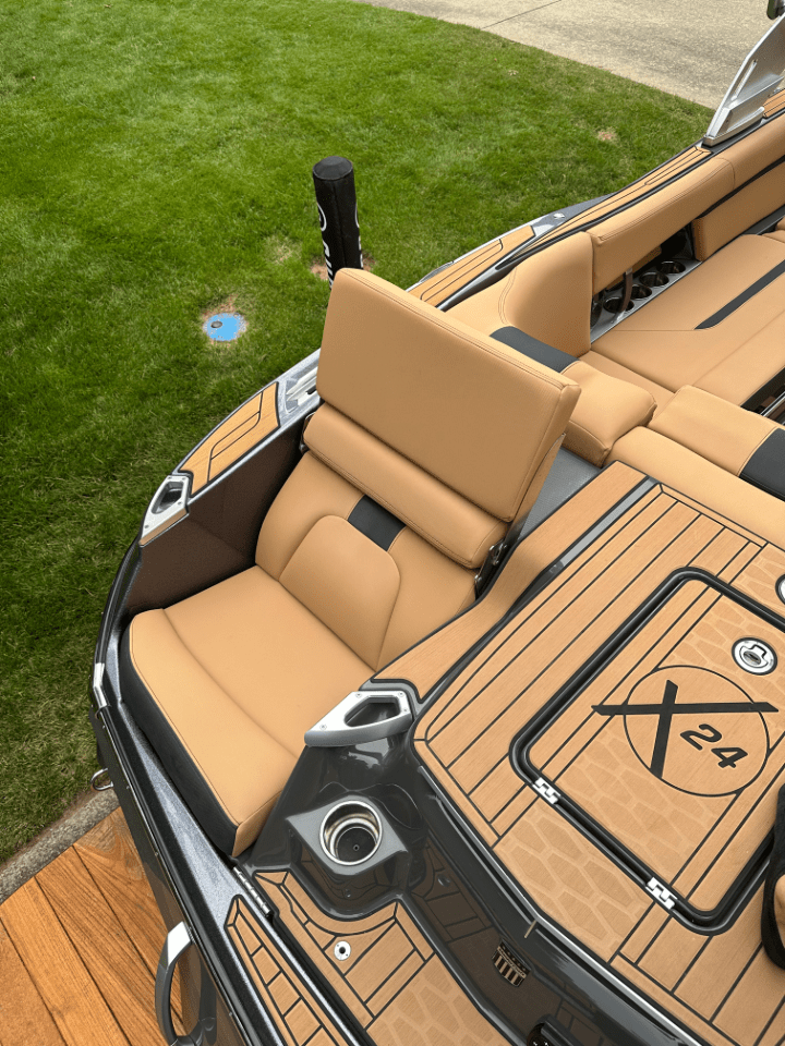 2021 Mastercraft X24 FastFiill, dual screens, 4 tower speakers, low pro trailer, heater, and MORE