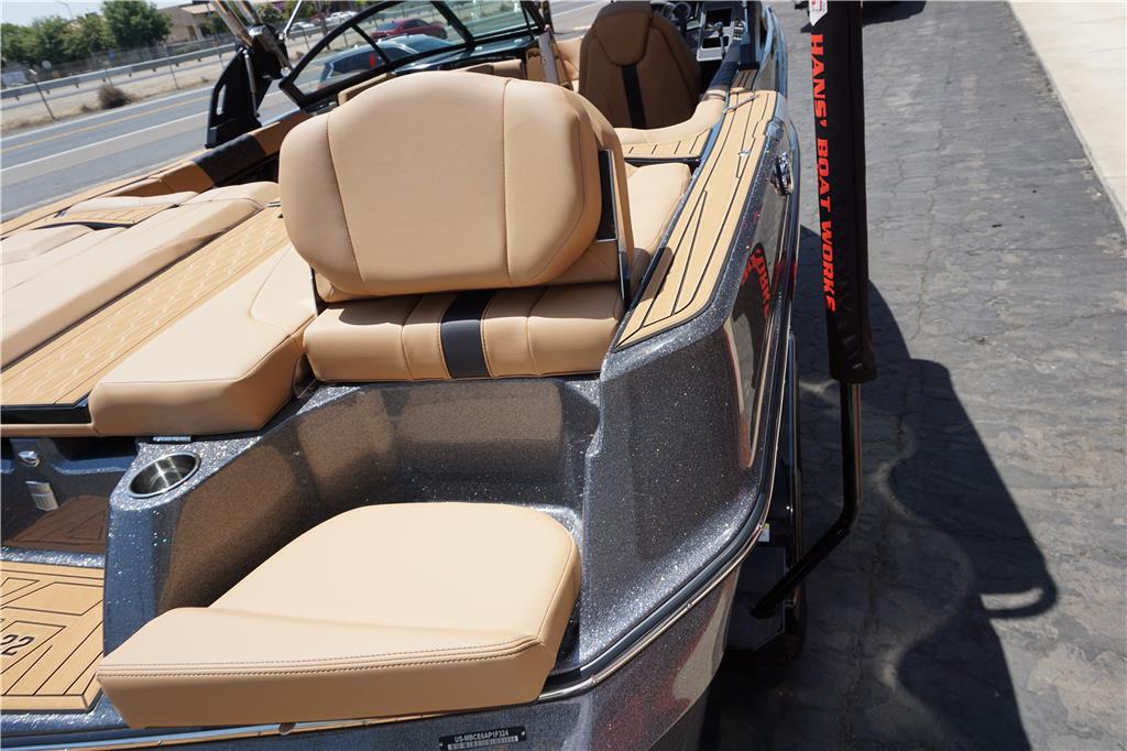 2024 MasterCraft XT22