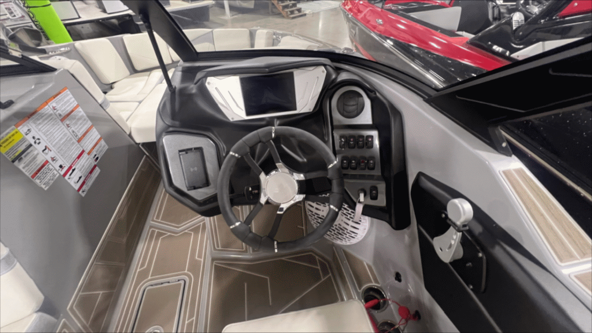 boat.Title