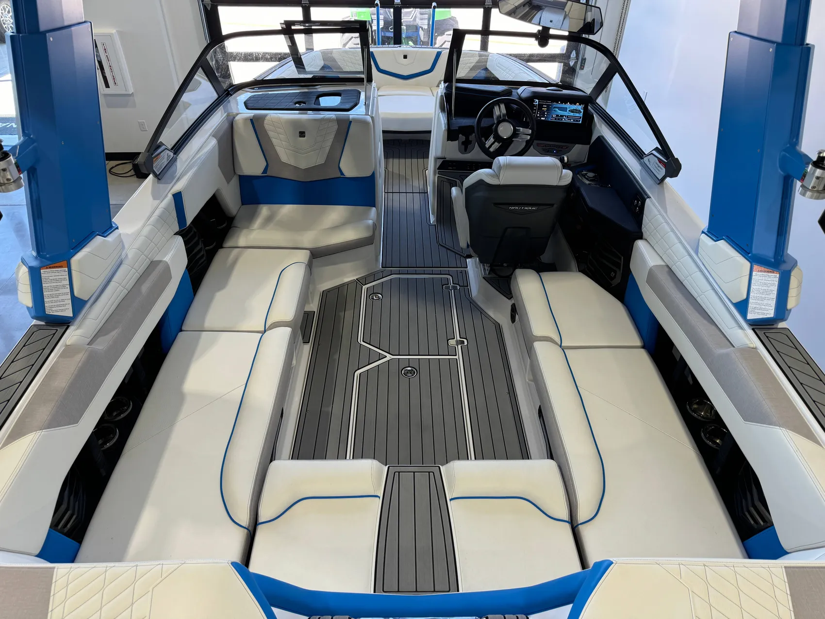 2024 Nautique G23