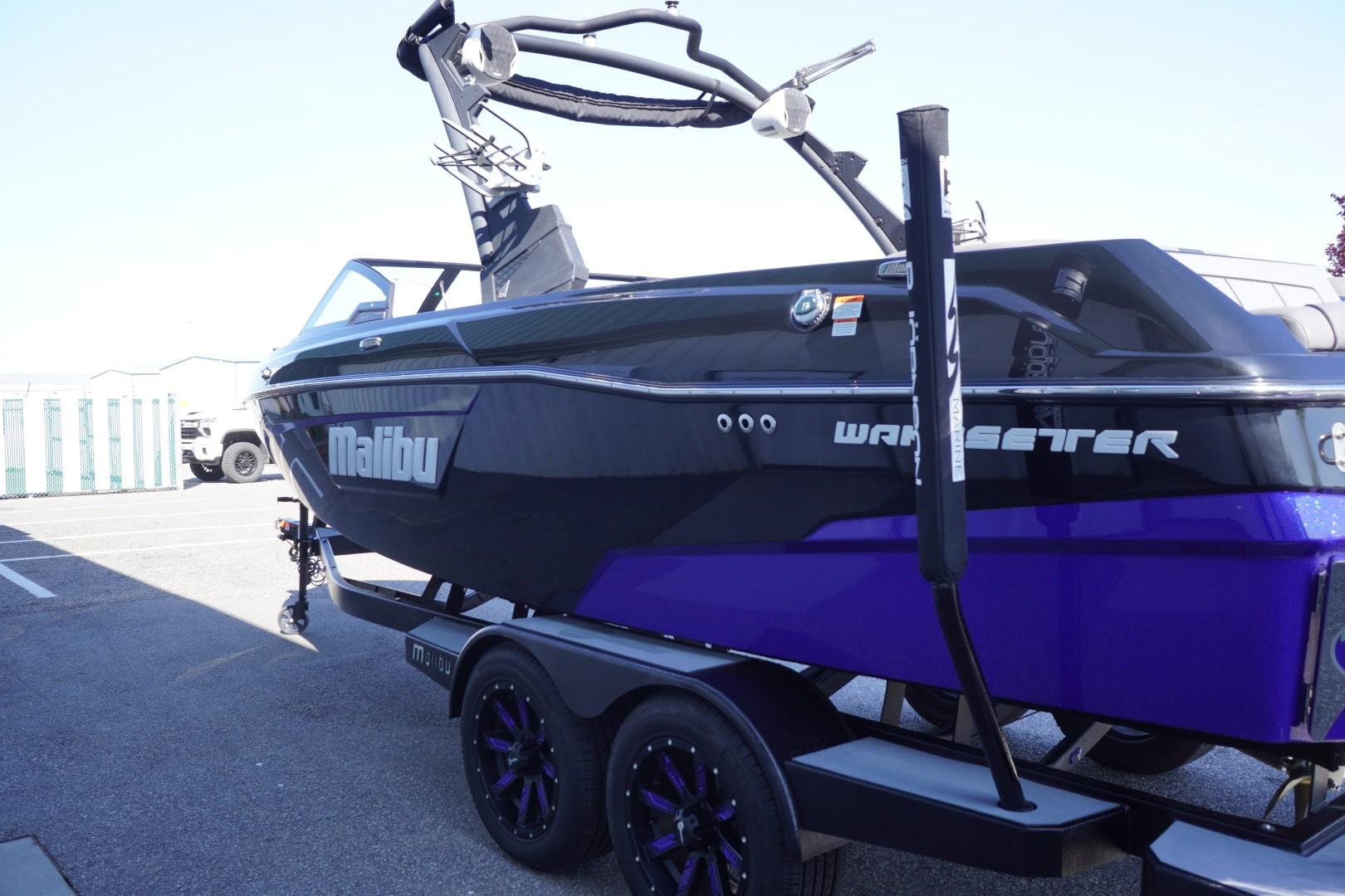 2022 Malibu Boats 23 LSV 45 Hours!