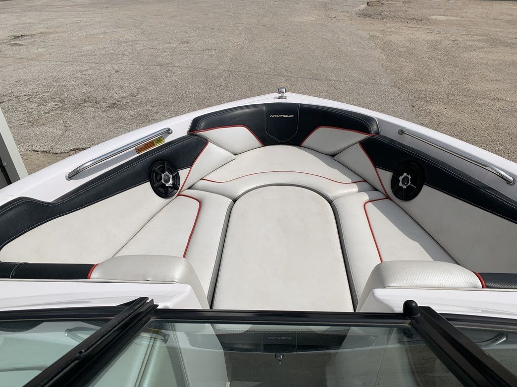2012 Nautique 230
