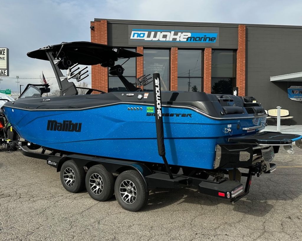 2023 Malibu Boats 26 LSV