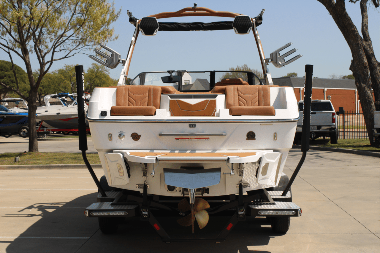 2025 Malibu 25 LSV