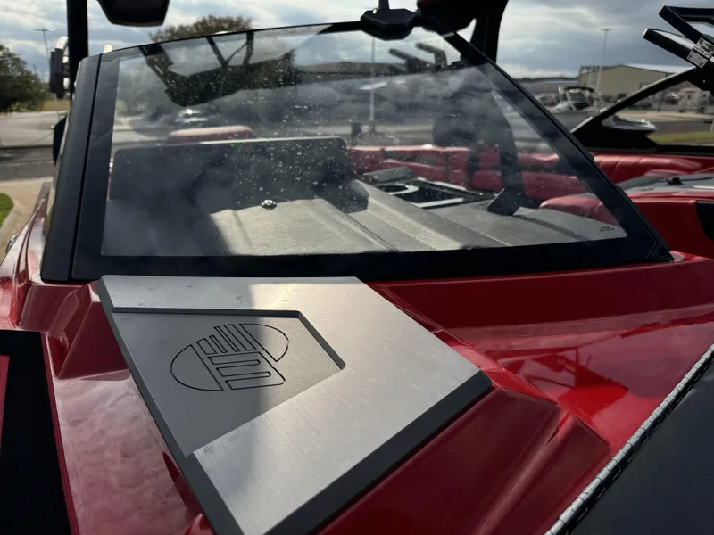 2025 Malibu 25 LSV