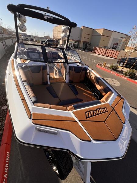 2023 Malibu M220