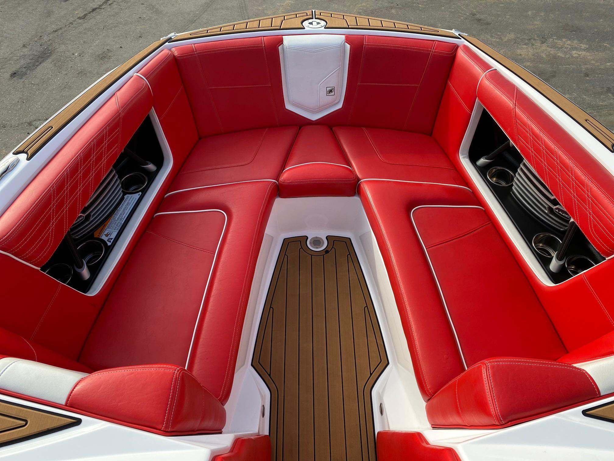 2018 Nautique G23