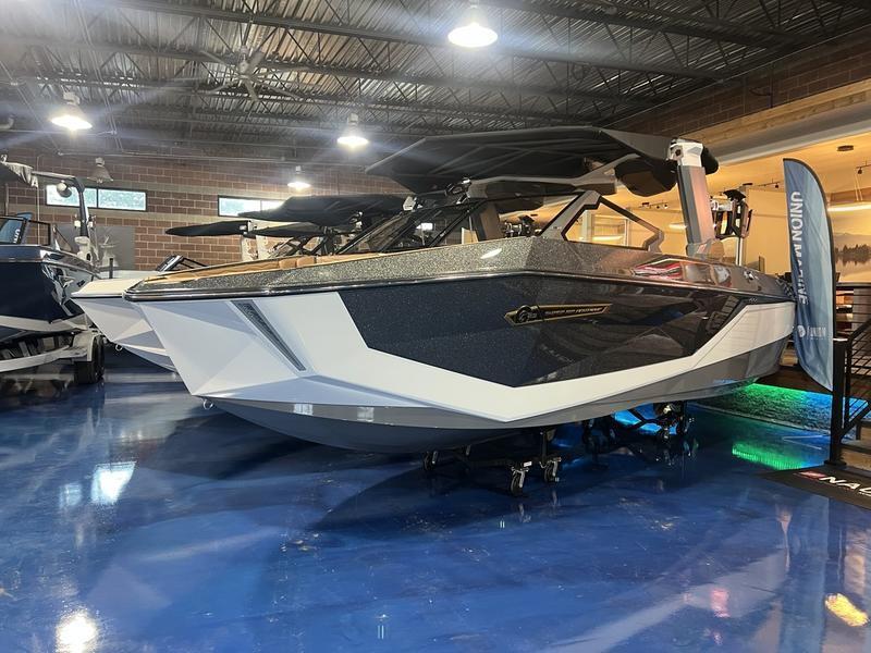 boat.Title