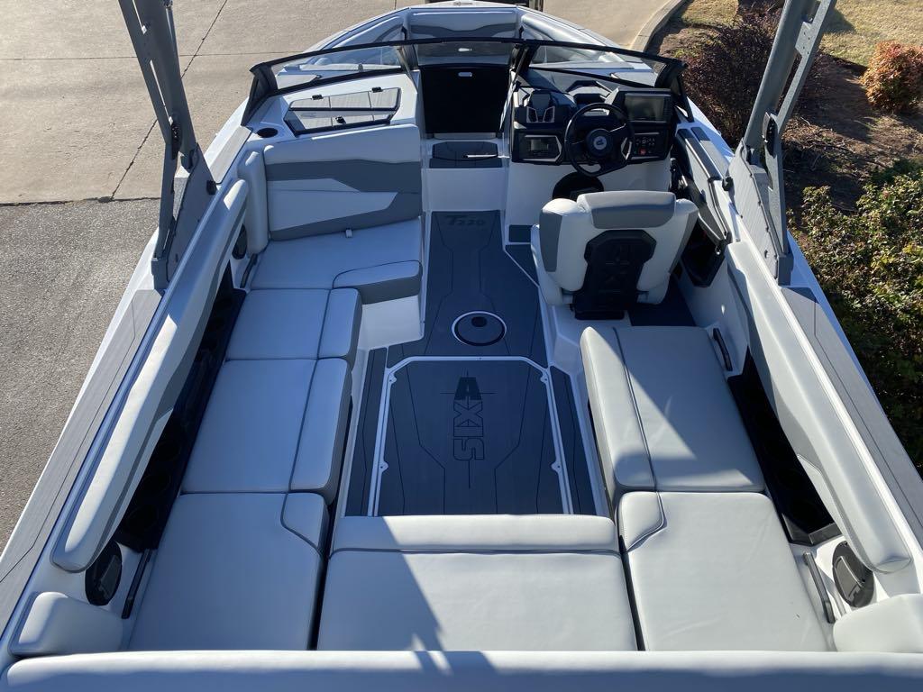 2025 Axis T220