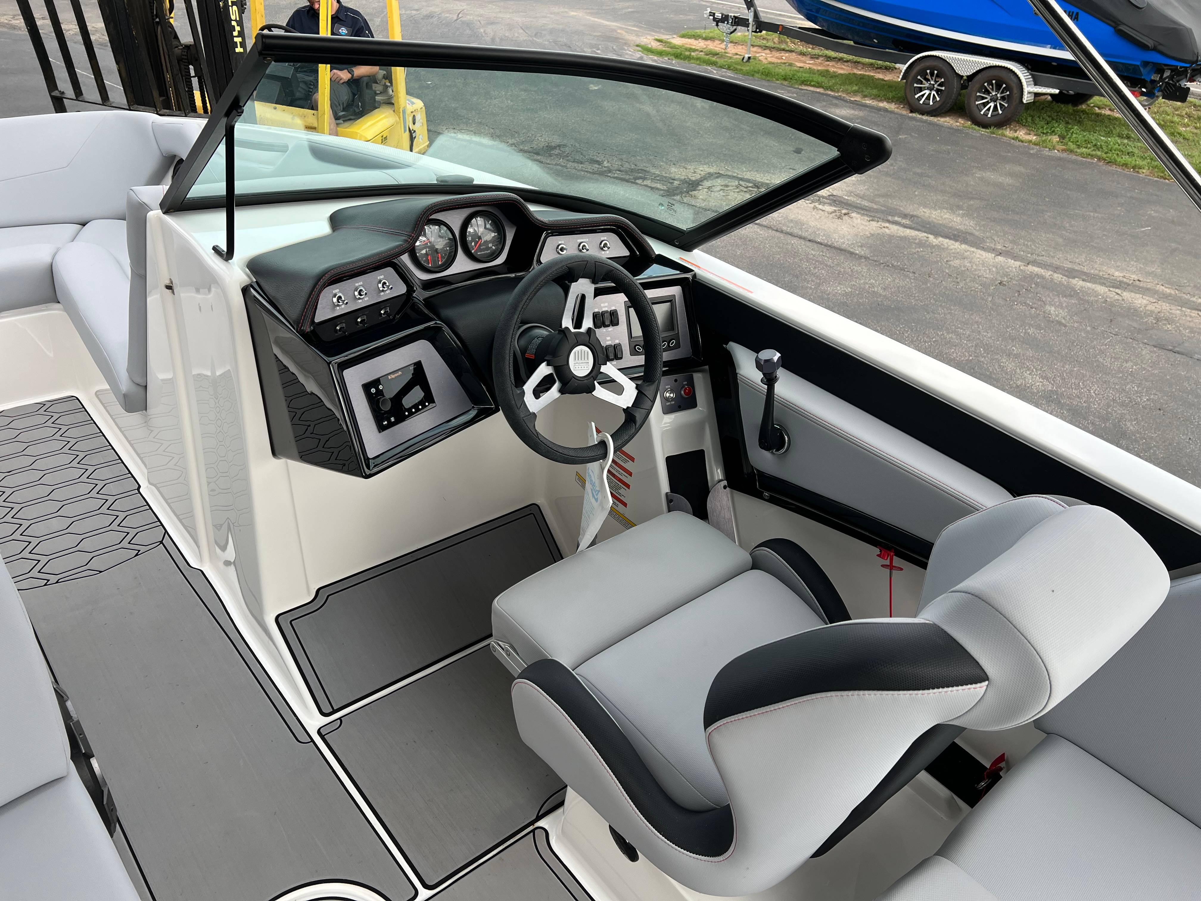 2022 MasterCraft NXT 22