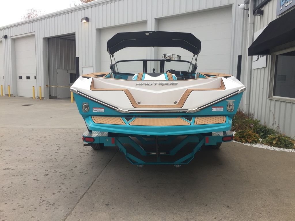 boat.Title