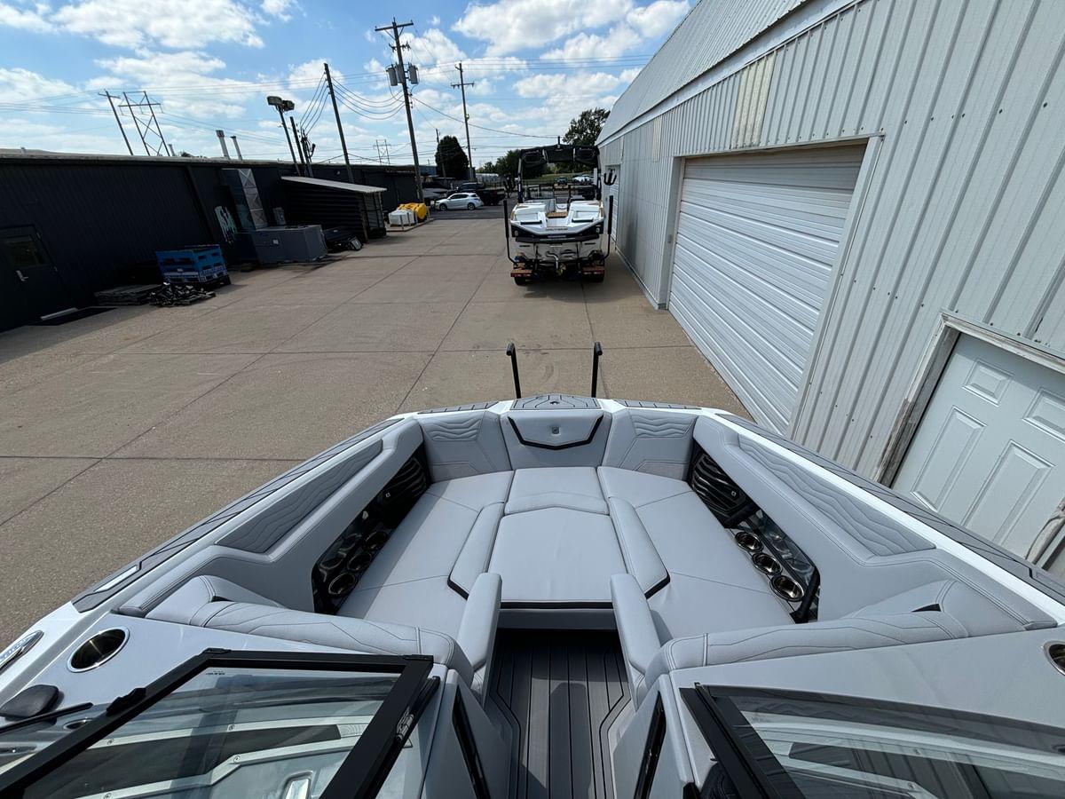 2025 Super Air Nautique G23