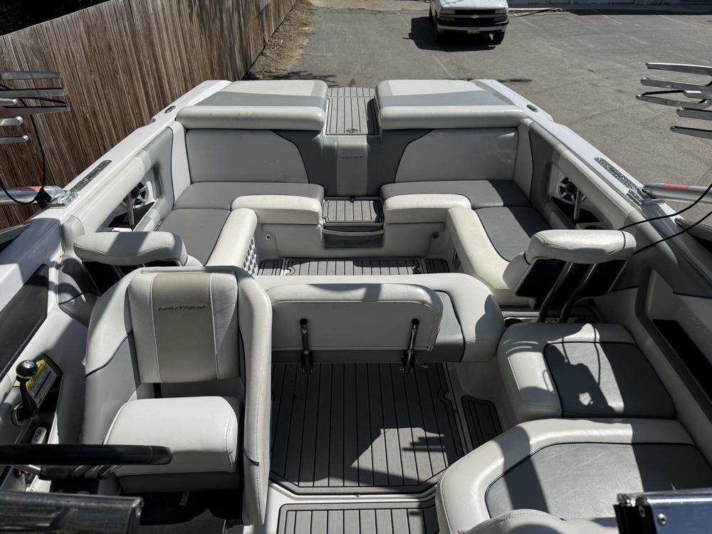 2008 SUPER AIR NAUTIQUE 230