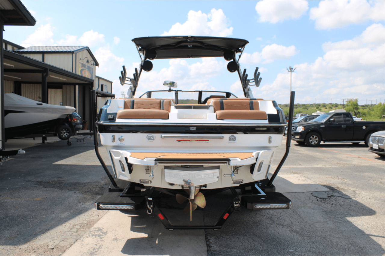 2025 Malibu 23 MXZ