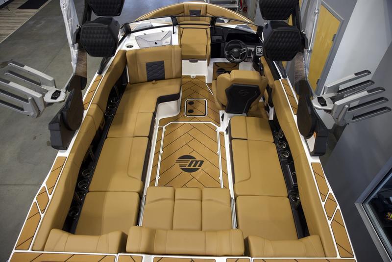 2025 Malibu 23 LSV