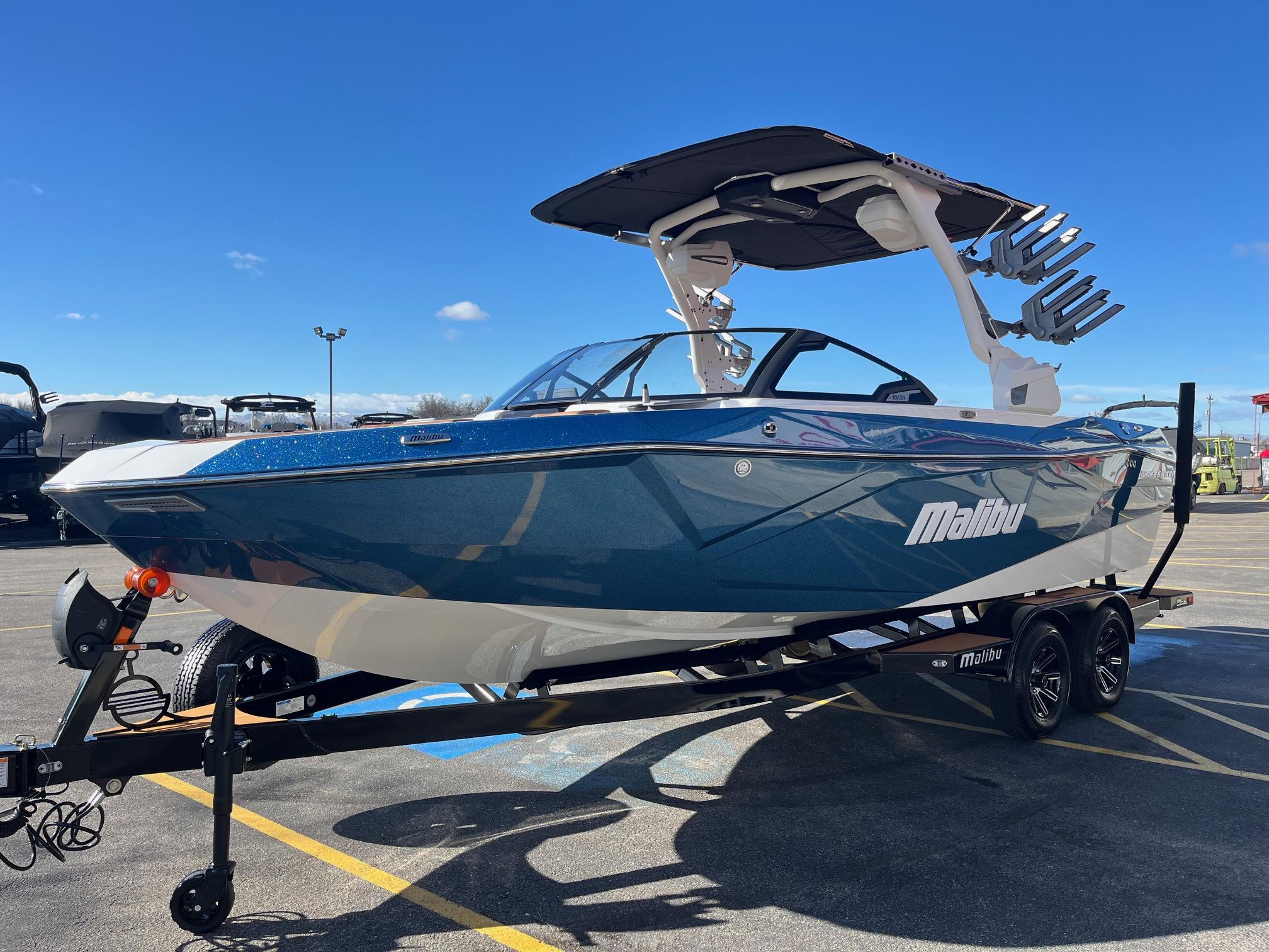 2025 Malibu 25 LSV