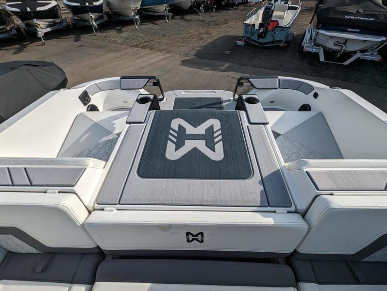 boat.Title