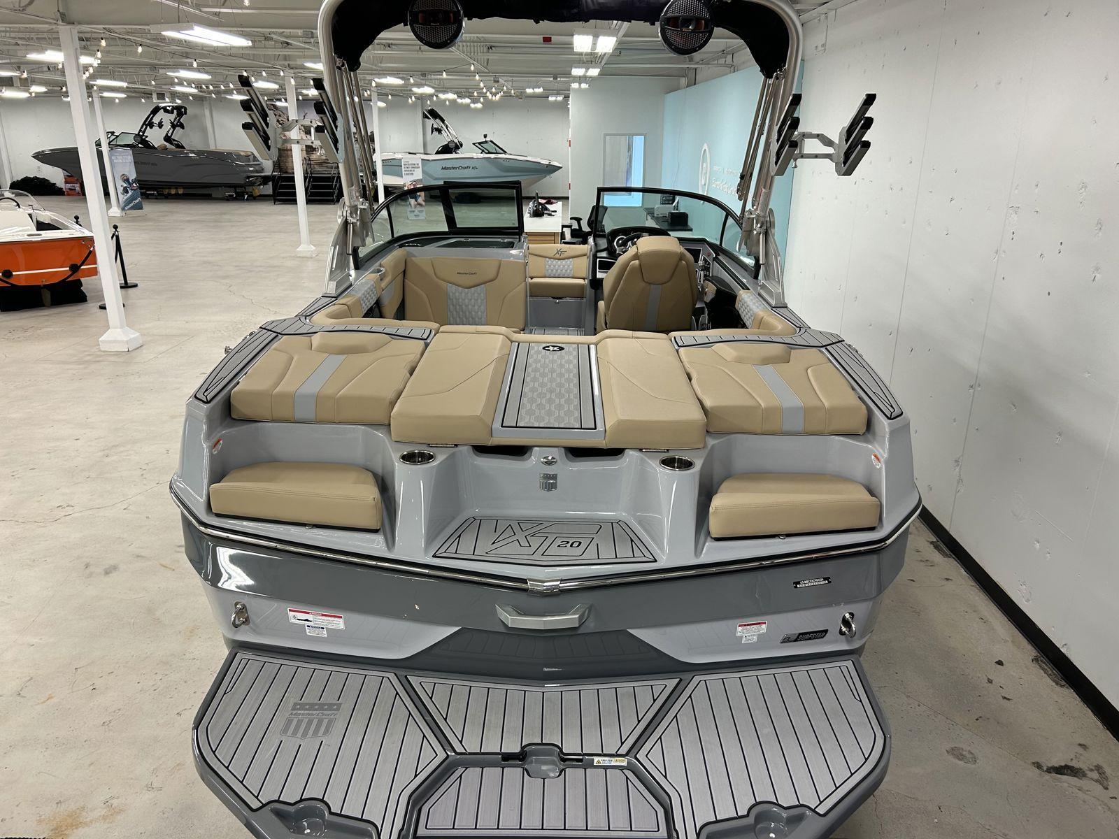 2024 MasterCraft XT20
